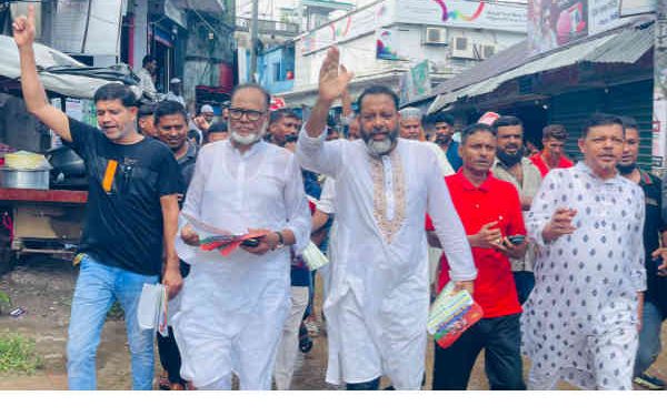 সোনারগাঁয়ে ৩১ দফা বাস্তবায়নে বিএনপির প্রচারপত্র বিলি