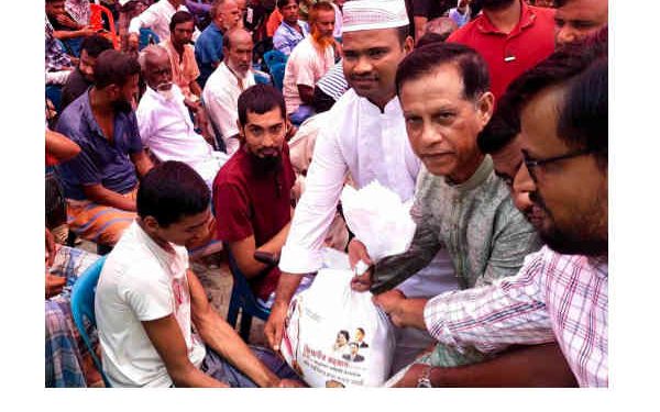 রূপগঞ্জে জিয়াউর রহমানের ৪৪তম শাহাদাৎ বার্ষিকী উপলক্ষে প্রতিবন্ধীদের মাঝে খাদ্য সামগ্রী বিতরণ