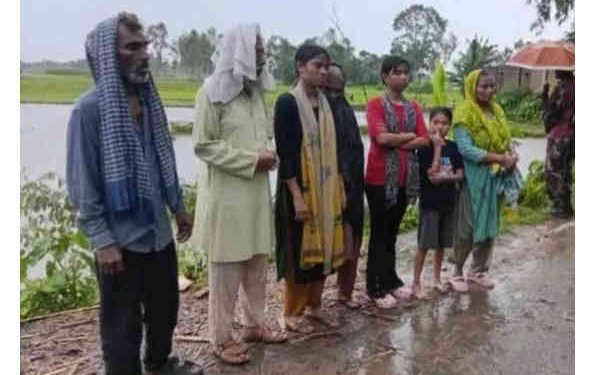 লালমনিরহাট পাটগ্রাম সীমান্তে নারী,পুরুষ ও শিশুসহ ৭ জনকে পুশ-ইনের চেষ্টা