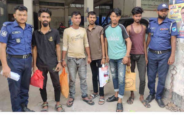 সোনারগাঁয়ে দুই যুবককে অপহরণ করে নির্যাতনের অভিযোগে ৫ অপহরণকারী গ্রেপ্তার
