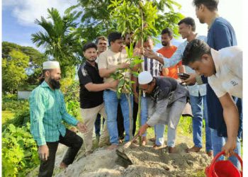 সোনারগাঁয়ে বিএনপি নেতার বৃক্ষ রোপন কর্মসূচী