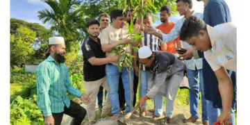 সোনারগাঁয়ে বিএনপি নেতার বৃক্ষ রোপন কর্মসূচী
