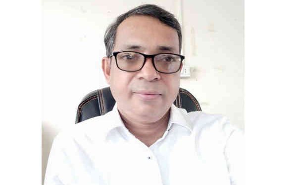 নারায়ণগঞ্জের ডিসির বাংলোর সামনে ছিনতাইকারীর কবলে সাংবাদিক রিপন