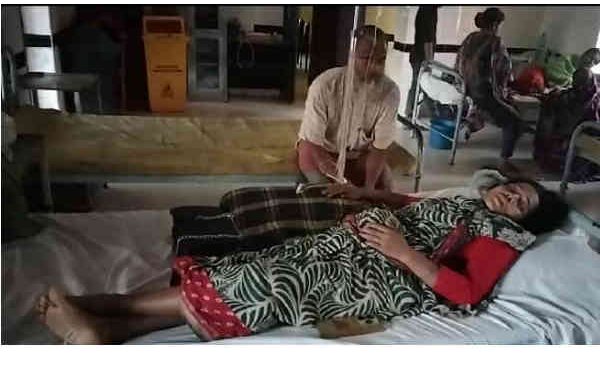 হাতীবান্ধায় মিথ্যা অপবাদ দিয়ে গৃহবধূকে মারধর