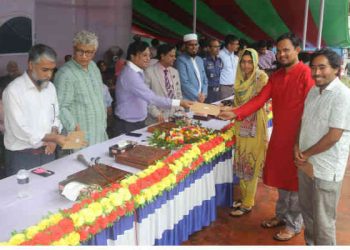 মেধাবী ও অসচ্ছল শিক্ষার্থীদের বৃত্তি দিলো গোবিপ্রবি প্রশাসন