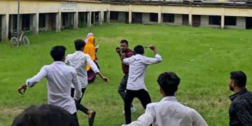 রূপগঞ্জে জনতা উচ্চ বিদ্যালয়ে ৪১ শিক্ষার্থীকে পিটিয়ে আহত, সাংবাদিকদের হাতুড়ি পেটা
