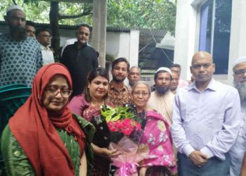 নারায়ণগঞ্জে জামদানি পল্লী পরিদর্শনে উপদেষ্টা ফরিদা আখতার