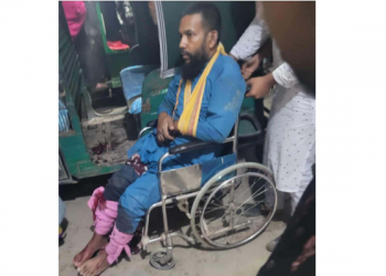 সোনারগাঁয়ে চাঁদা না পেয়ে ওষুধ ব্যবসায়ীকে হাত-পা ভেঙ্গে কুপিয়ে জখম