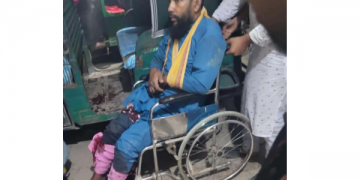 সোনারগাঁয়ে চাঁদা না পেয়ে ওষুধ ব্যবসায়ীকে হাত-পা ভেঙ্গে কুপিয়ে জখম