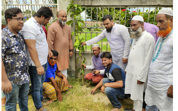 সোনারগাঁয়ে বিএনপির বৃক্ষরোপন কর্মসুচি, কুরআনপাঠ ও দোয়া মাহফিল