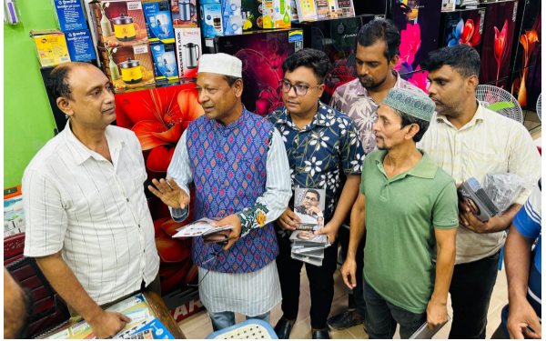 সোনারগাঁয়ে রাষ্ট্র কাঠামোর ৩১ দফা প্রচারণায় বুকলেট বিতরণ