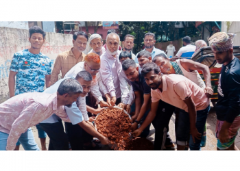 জামপুরে নিজস্ব অর্থায়নে রাস্তা সংস্কার করেন আল মুজাহিদ মল্লিক