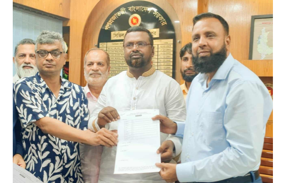 জামালপুর বেসরকারি ক্লিনিক ও ডায়াগনস্টিক সেন্টার মালিক সমিতির মনোনয়ন পত্র কিনলেন হারুনুর রশিদ