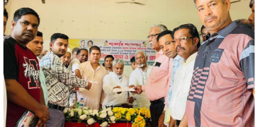 সোনারগাঁয়ে ৩৫টি পূজা মন্ডপে বিএনপির আর্থিক অনুদান