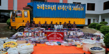 যশোরে আড়াই কোটি  টাকার পন্য সামগ্রীসহ তিনজন আটক