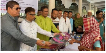 সোনারগাঁয়ে ইউসুফ আলী কল্যাণ তহবিলের উদ্যোগে হিন্দু সম্প্রদায়ের মাঝে শাড়ি ও লুঙ্গি বিতরণ
