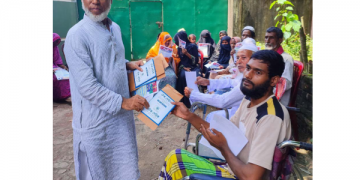 সোনারগাঁয়ে অর্ধ শতাধিক পরিবারকে বিএনপি নেতার আর্থিক অনুদান