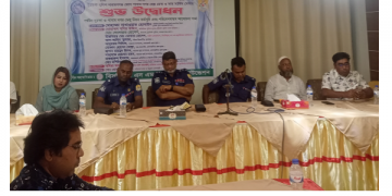 সোনারগাঁয়ে ট্যুরিস্ট পুলিশের হেল্প ডেস্ক ও ডেঙ্গু নিধন আলোচনা সভা