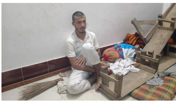 রুপগঞ্জে তিন শিক্ষার্থী বলৎকারের অভিযোগে মাদ্রাসা শিক্ষক আটক