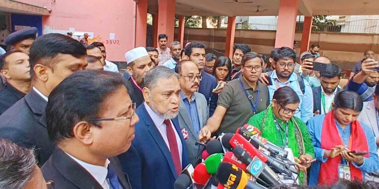 বাংলাদেশ গণতন্ত্রের ট্রেন নির্ধারিত গন্তব্যে পৌঁছাবে: সিইসি