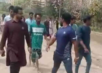 সোনারগাঁয়ে মানববন্ধন থেকে সিমেন্ট কোম্পানিতে হামলা,ভাংচুর ও লুটপাটের অভিযোগ