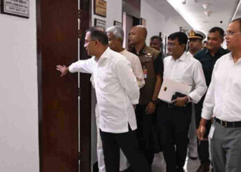 বিভিন্ন মন্ত্রণালয়ে পরিদর্শন প্রধানমন্ত্রীর