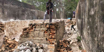 সোনারগাঁয়ে অবৈধ ৫টি চুনা কারখানা গুড়িয়ে দিয়েছে প্রশাসন