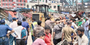 কাঁচপুরে মহাসড়কের পাশে গড়ে ওঠা সহস্রাধিক অবৈধ দোকানপাট উচ্ছেদ