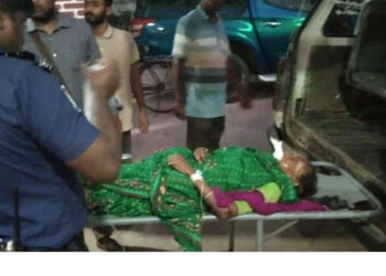 হাতীবান্ধায় পুলিশের মোটরসাইকেলের ধাক্কায় বৃদ্ধা নিহত