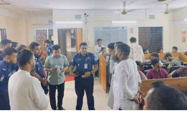সোনারগাঁয়ে কোটি টাকার ই-মানি ডাকাতি, সাবেক কর্মীর বিরুদ্ধে অভিযোগ
