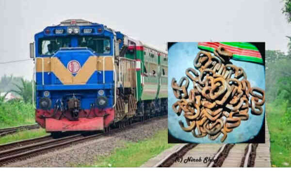 হাতীবান্ধায় রেললাইনের স্লিপার চুরি অল্পের জন্য বেঁচে গেলেন শত শত যাত্রী 