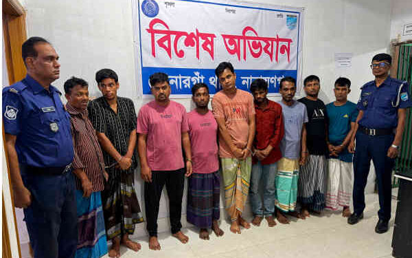 সোনারগাঁয়ে শপিং মলে চুরির ঘটনায় চোর চক্রের ৯ সদস্য গ্রেপ্তার