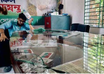 সোনারগাঁয়ে বিএনপির কার্যালয়ে হামলা ভাংচুর, আহত ১১